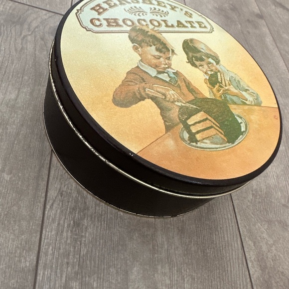 Vintage Hershey's Chocolate Collectible Round Tin - Picture 5 of 15